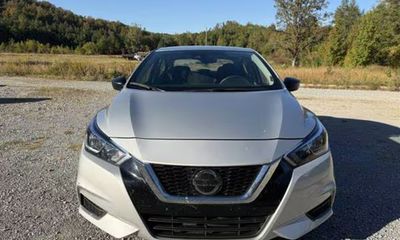 2022 Nissan Versa S MT