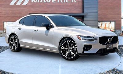 2024 Volvo S60 Plus Dark