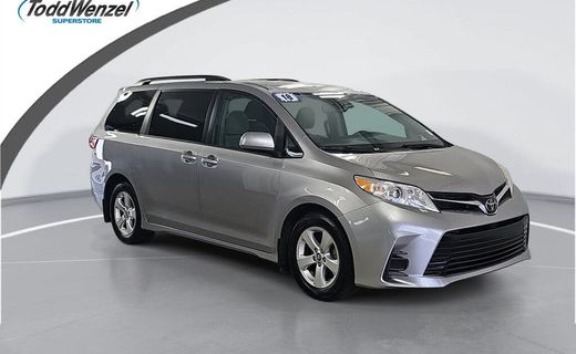 2018 Toyota Sienna LE