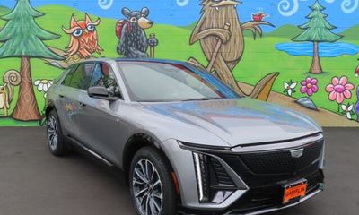 2024 Cadillac Lyriq Sport 1