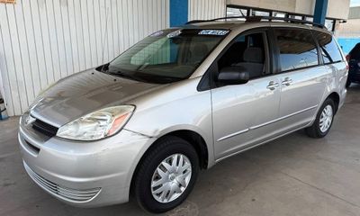 2005 Toyota Sienna LE