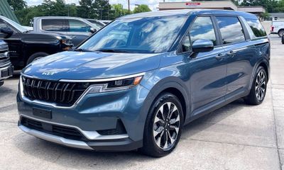 2024 Kia Carnival EX