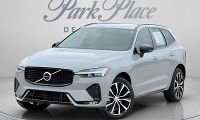 2025 Volvo XC60 Plus Dark
