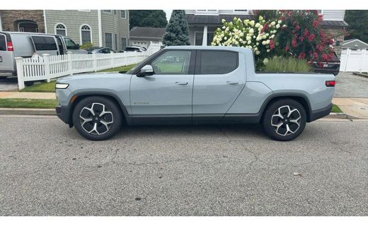 2022 Rivian R1T Adventure