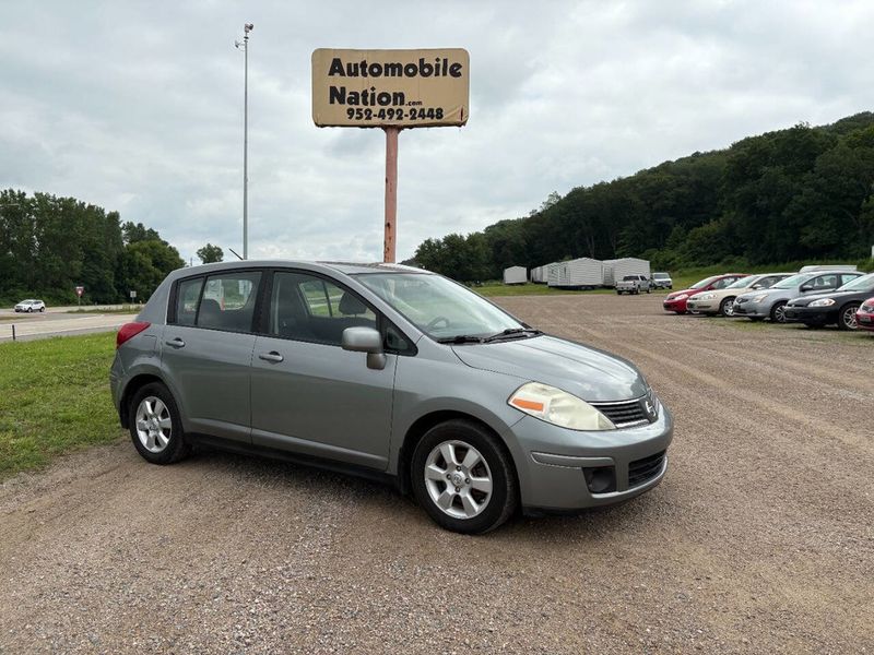 2007 Nissan Versa — a typically priced live listing