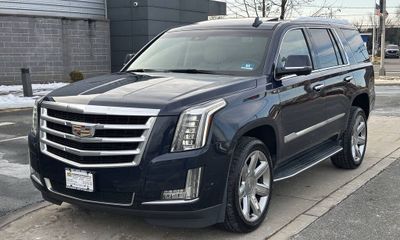 2018 Cadillac Escalade Luxury