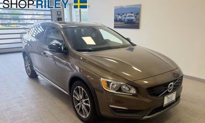 2016 Volvo V60CC SV33 Premier