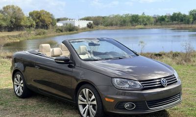 2013 Volkswagen EOS Luxury Executive