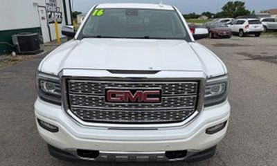 2016 GMC Sierra Denali