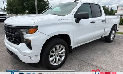 2023 Chevrolet Silverado Custom