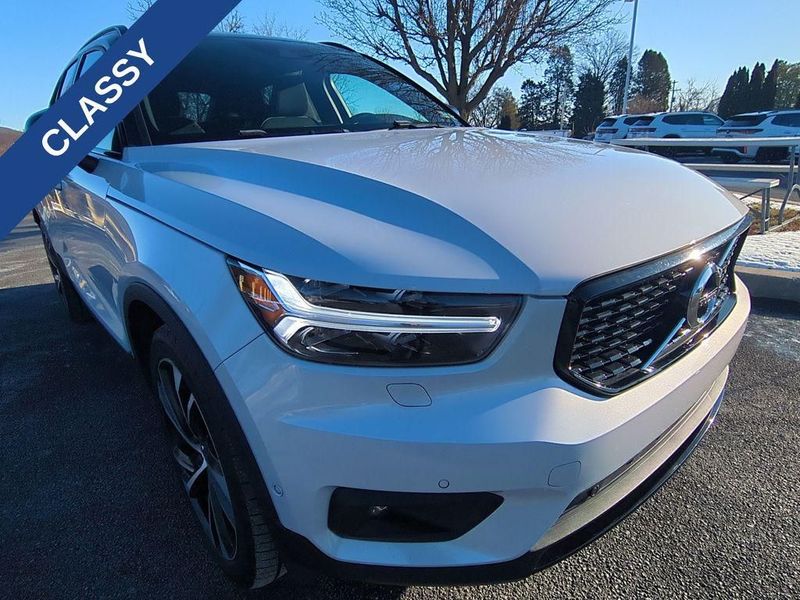 2021 Volvo XC40 — a typically priced live listing