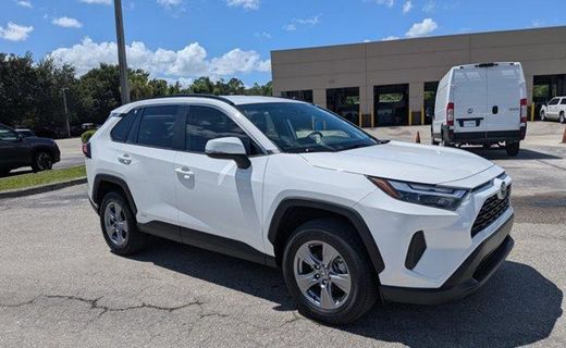 2024 Toyota RAV4 XLE