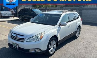 2010 Subaru Outback Premium M R