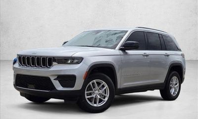 2026 Jeep Grand Cherokee Base Laredo