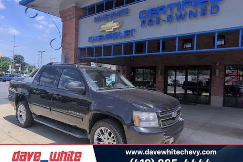 2010 Chevrolet Avalanche — a typically priced live listing
