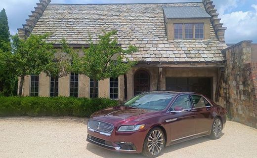 2017 Lincoln Continental Select