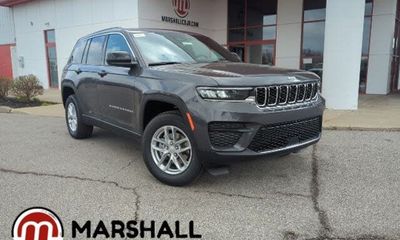 2026 Jeep Grand Cherokee Base Laredo