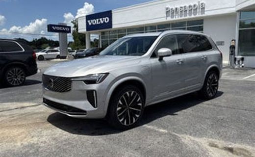 2026 Volvo XC60 Plus Dark