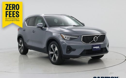 2023 Volvo XC40 Plus Bright
