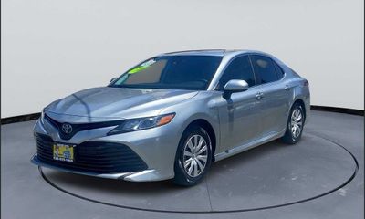 2019 Toyota Camry LE Hybrid