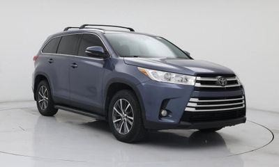 2019 Toyota Highlander SE XLE