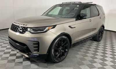 2025 Land Rover Discovery P360 Dynamic SE