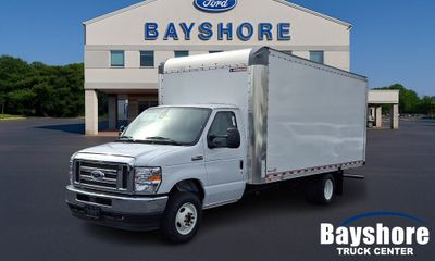 2025 Ford E-450 Super Duty