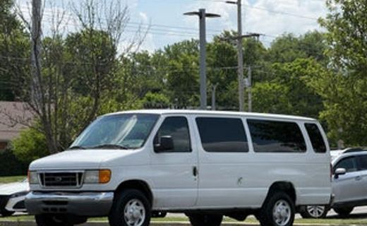 2007 Ford E-350 Base