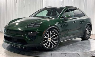 2026 Porsche Macan 4