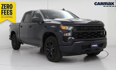 2023 Chevrolet Silverado Custom
