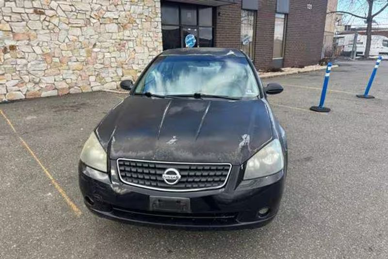 2006 Nissan Altima — a typically priced live listing