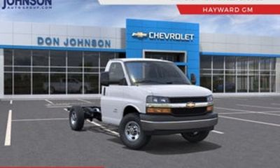 2026 Chevrolet Express 3500 Cutaway 139