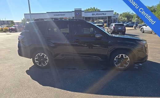 2025 Subaru Forester Premium Base