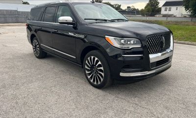 2022 Lincoln Navigator L BL