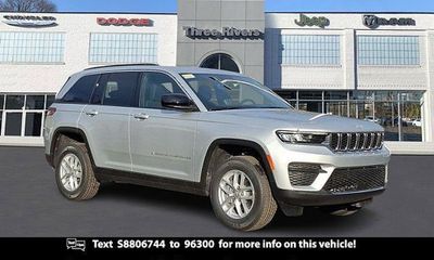 2025 Jeep Grand Cherokee Laredo Altitude