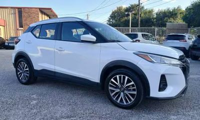 2022 Nissan Kicks SV