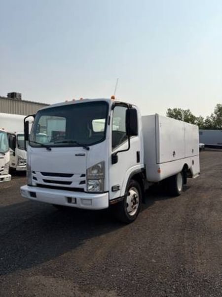 2018 Isuzu NPR-HD — a typically priced live listing