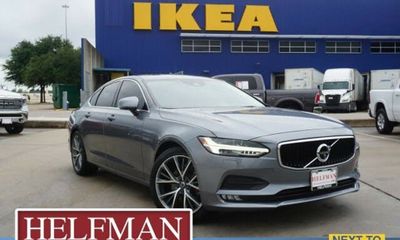 2017 Volvo S90 Momentum