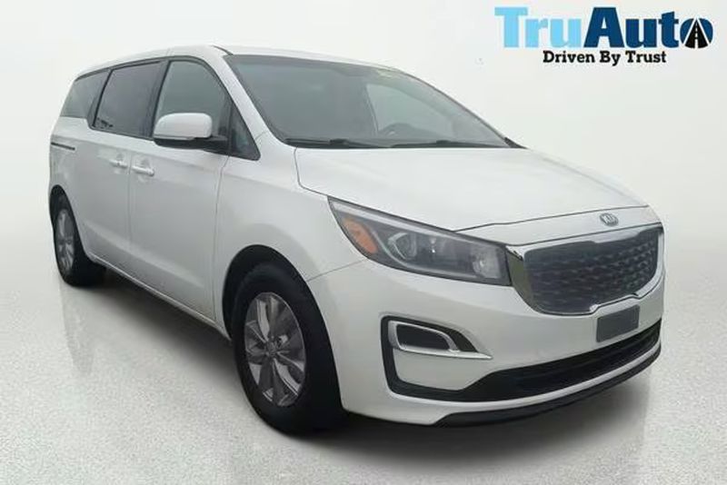 2019 Kia Sedona — a typically priced live listing