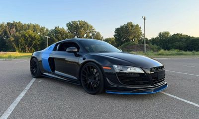 2012 Audi R8 52 Quattro Coupe