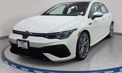 2024 Volkswagen Golf R Base
