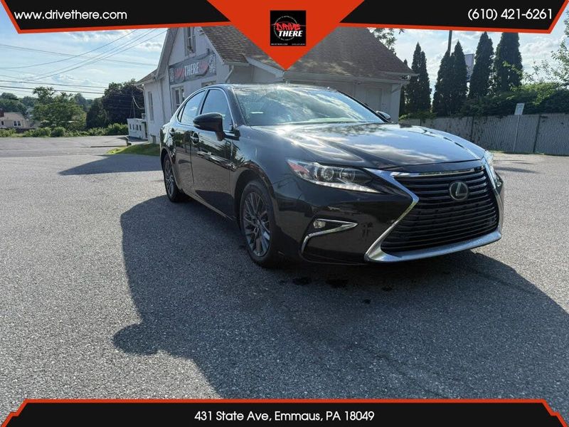 2018 Lexus ES — a typically priced live listing