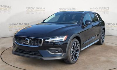 2026 Volvo V60CC Ultra