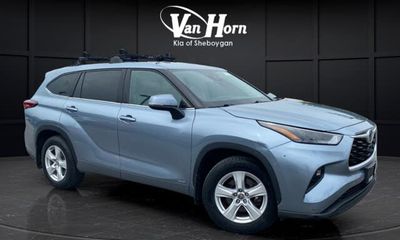 2022 Toyota Highlander LE