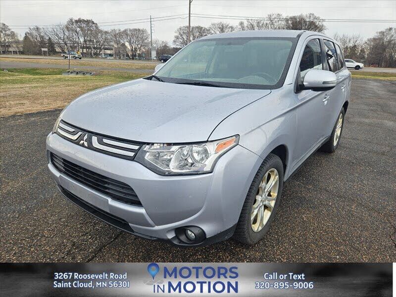 2014 Mitsubishi Outlander — a typically priced live listing