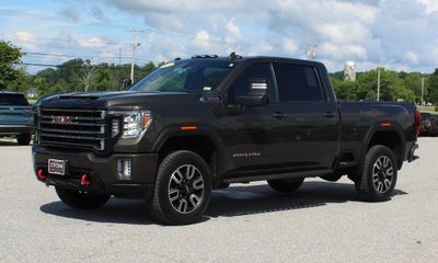 2022 GMC Sierra HD AT4