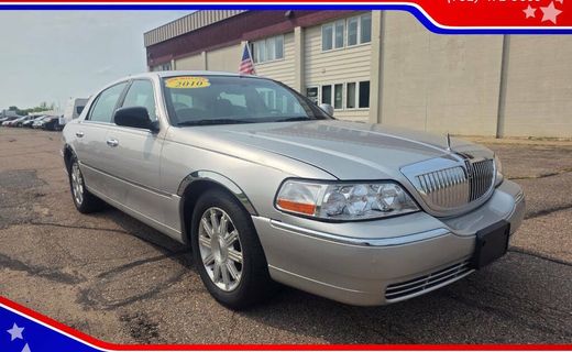 2010 Lincoln Town CAR Signature Limited
