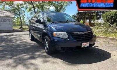 2006 Chrysler Town AND Country Touring