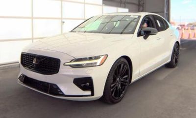 2024 Volvo S60 Plus Black Edition