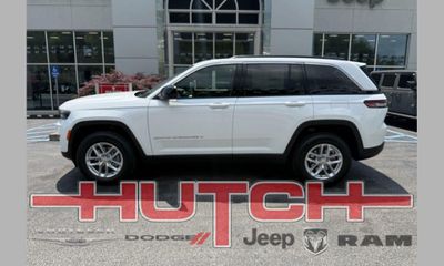 2026 Jeep Grand Cherokee Base Laredo